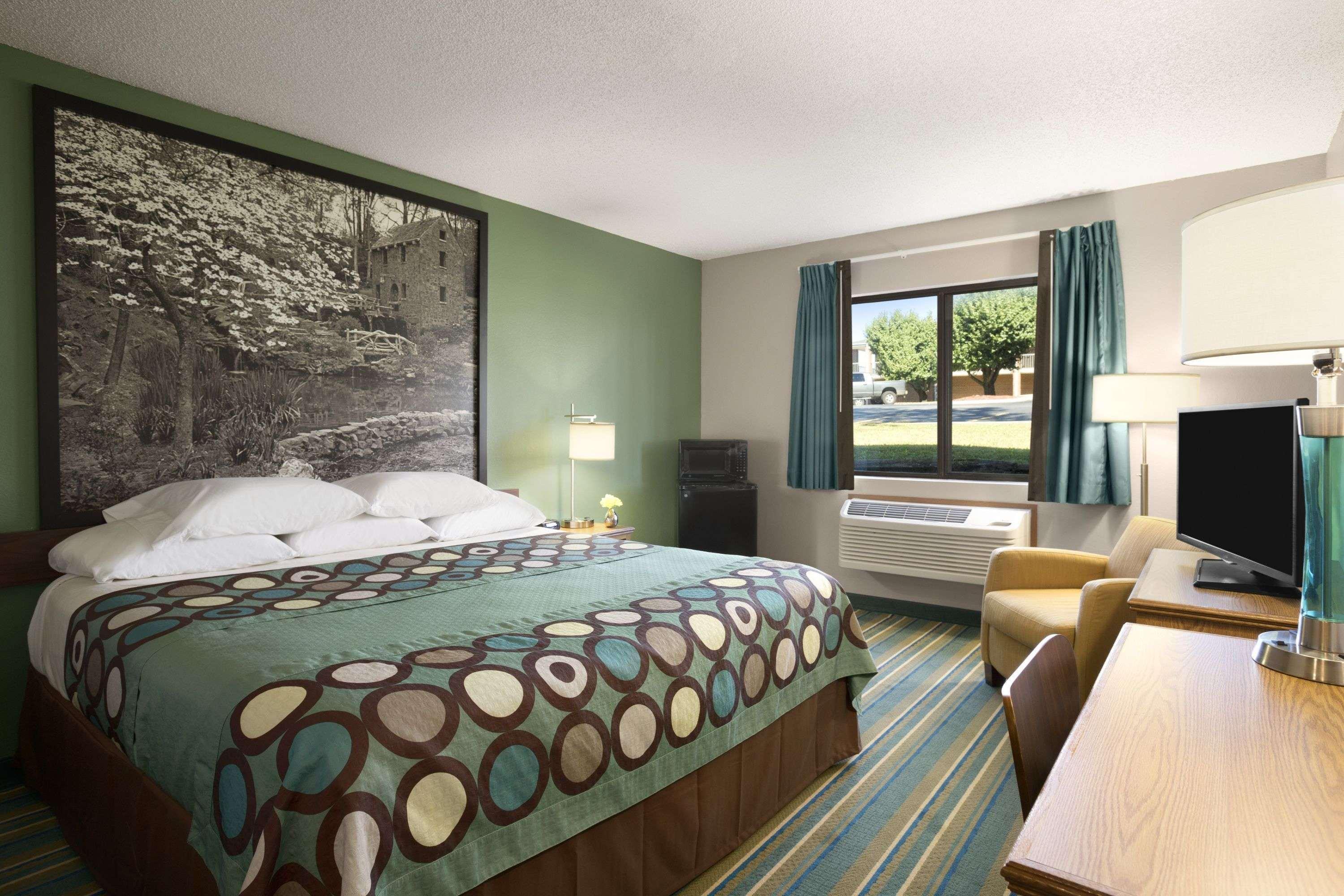 Super 8 By Wyndham Batesville מראה חיצוני תמונה
